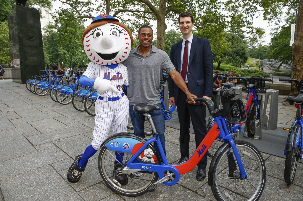 Mrs. Met, Curtis Granderson, Ed Skyler