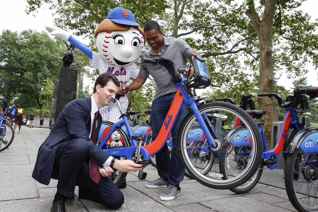 Mrs. Met, Curtis Granderson, Ed Skyler